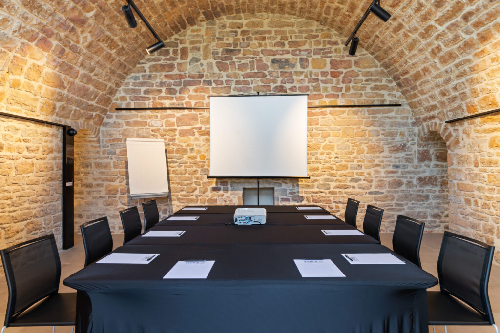 Salle de réunion dans une casemate du Fort de Vaise
